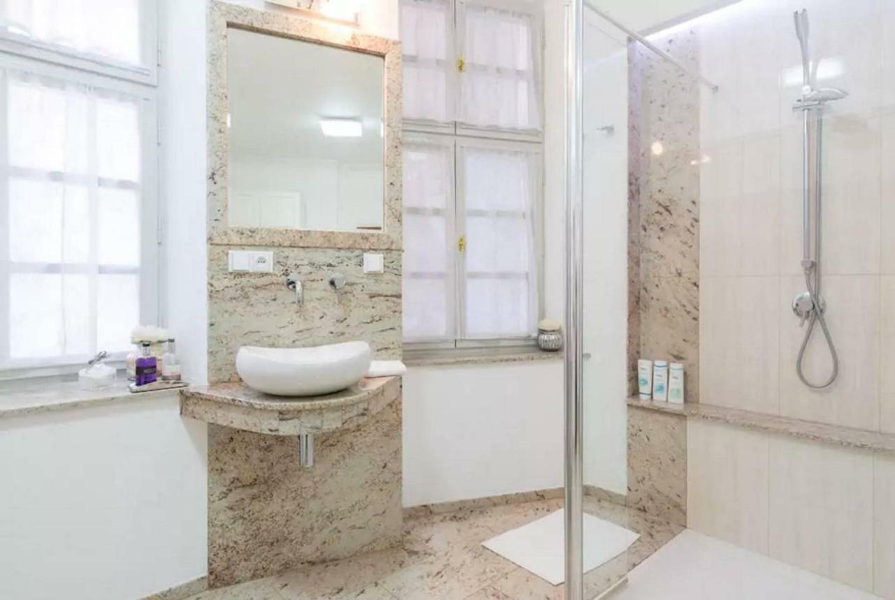 Quiet Apartment In The Heart Of Old Town Centre Prága Kültér fotó