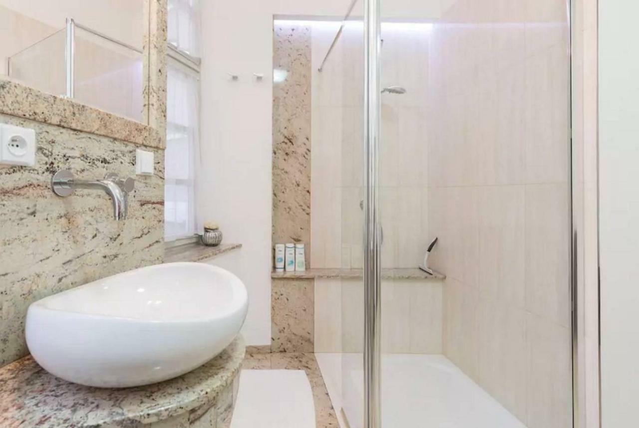 Quiet Apartment In The Heart Of Old Town Centre Prága Kültér fotó