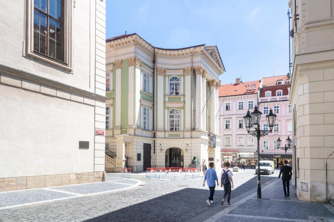 Quiet Apartment In The Heart Of Old Town Centre Prága Kültér fotó